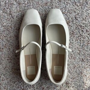 Dolce Vita Reyes Ivory Leather Mary Jane Flats 9.5